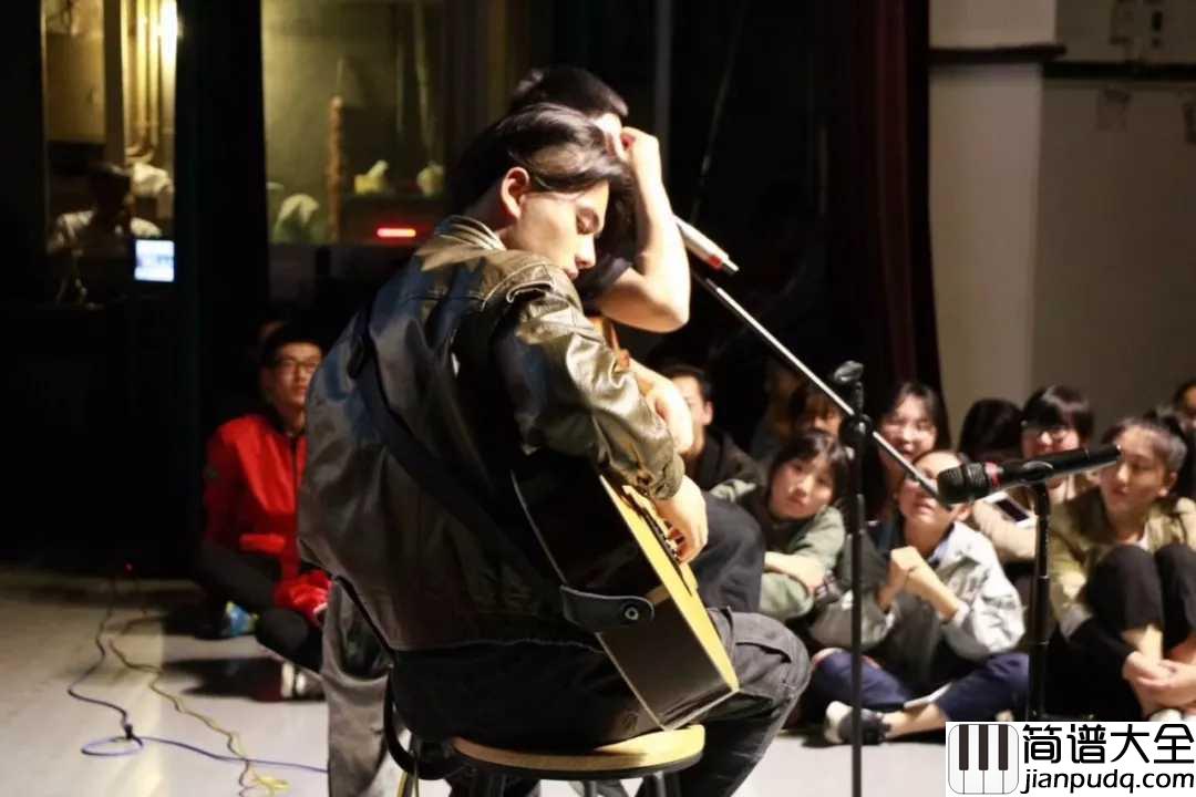 八月长吉他谱_蒋璠_图片谱完整版