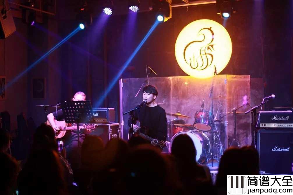 姑娘吉他谱_隔壁老樊_亲爱的姑娘，我爱你就像天上的太阳