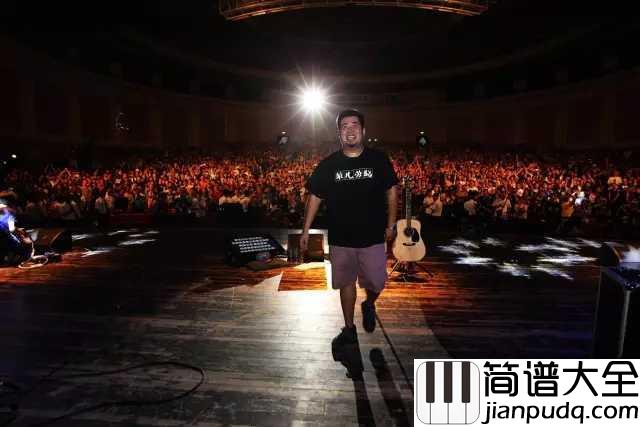 莉莉安吉他谱_宋冬野_孤独的人他就在海上