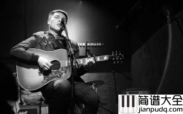 余香吉他谱_张小九_他的故事也可能是你的故事
