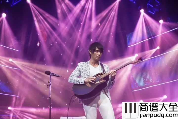 小薇吉他谱_黄品源心中的“小薇”_究竟会是谁-